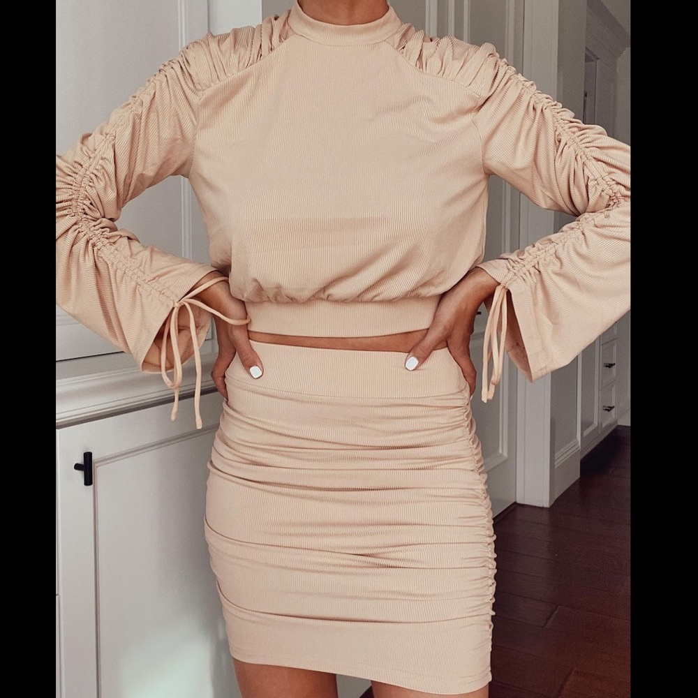 Trendy ribbed skirt set
